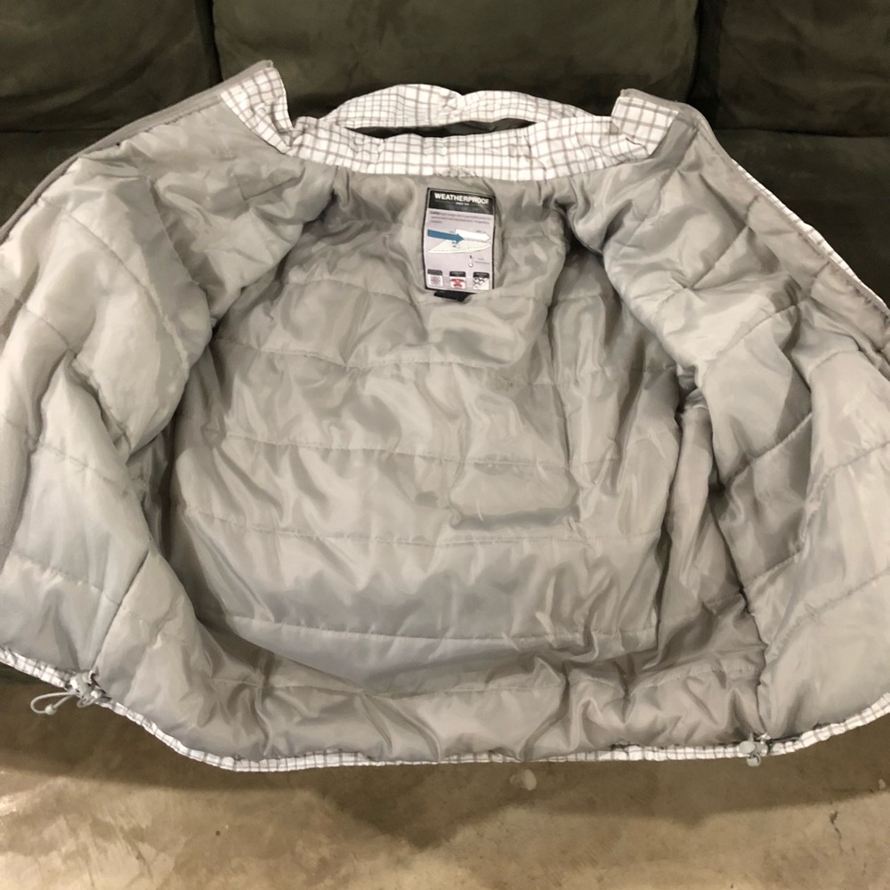 Weatherproof winter jacket - Picture 3 of 5
